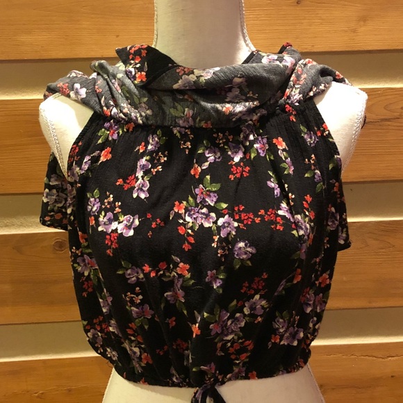 Full Tilt Floral Off The Shoulder Crop Top - Picture 3 of 4